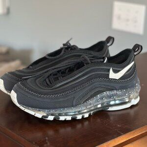 Nike Air Max terrascape 97’. Men’s 9